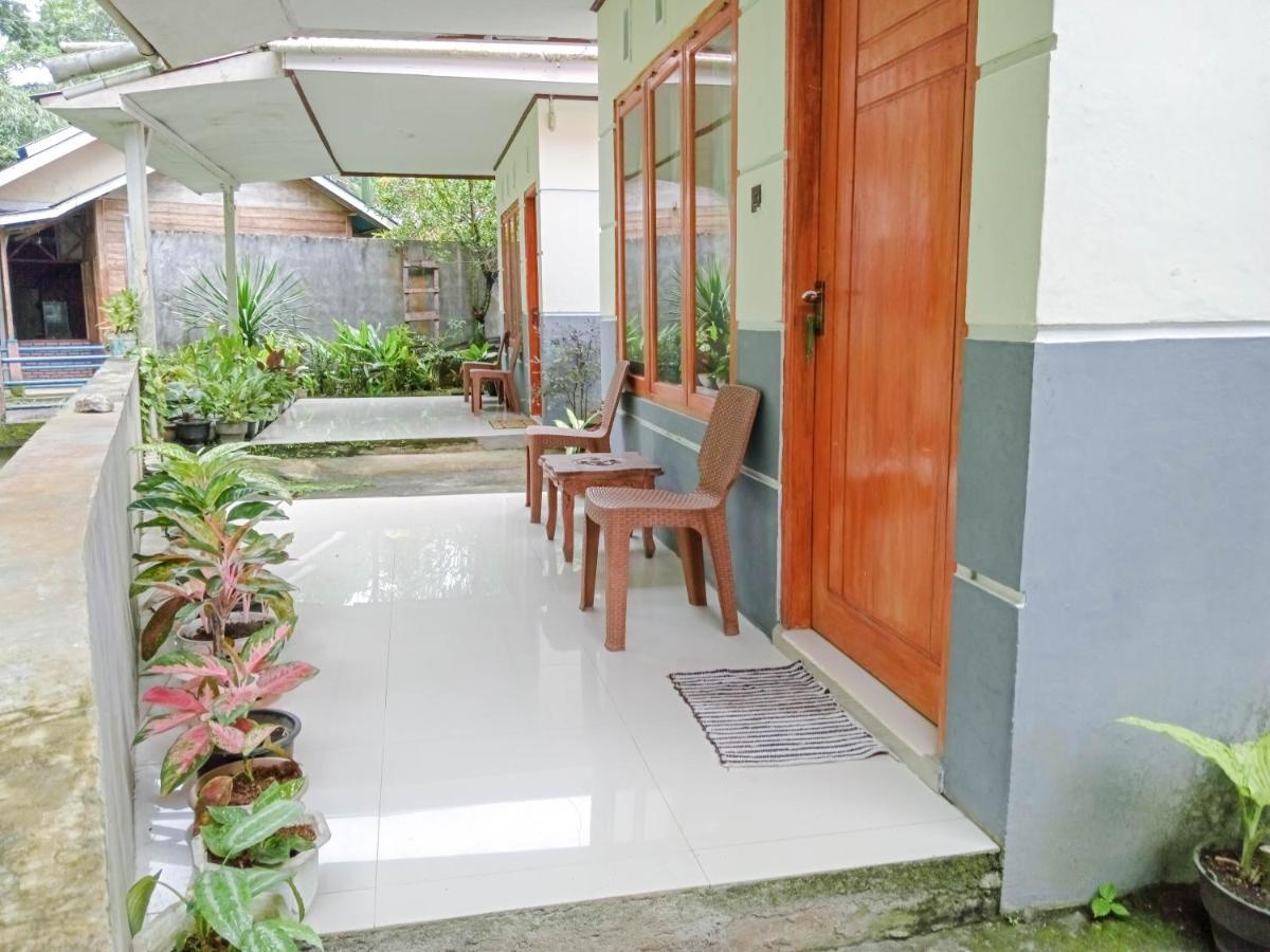 Tarsius Home Stay Rinondoran ภายนอก รูปภาพ